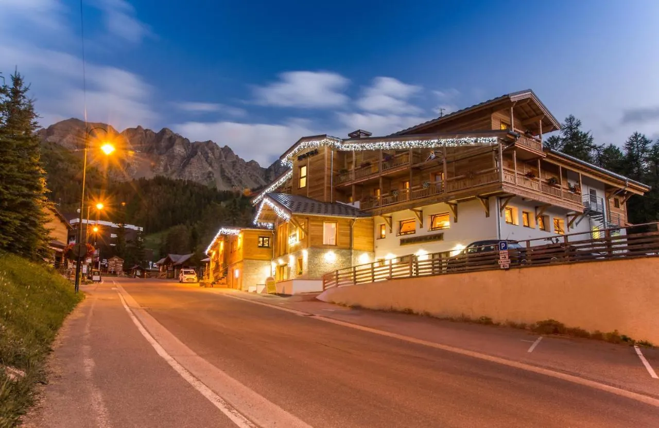 Hotel & Restaurant Les Escondus Vars  3*, Vars (Hautes-Alpes) France