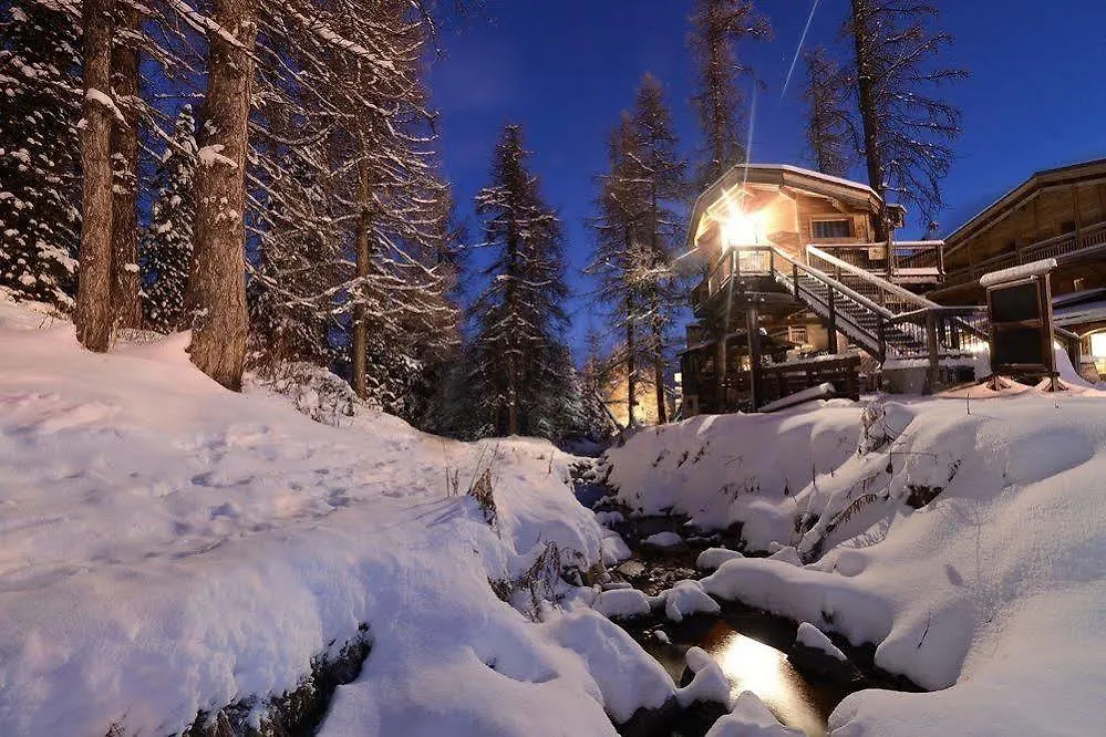 Hotel & Restaurant Les Escondus Vars  Vars (Hautes-Alpes)